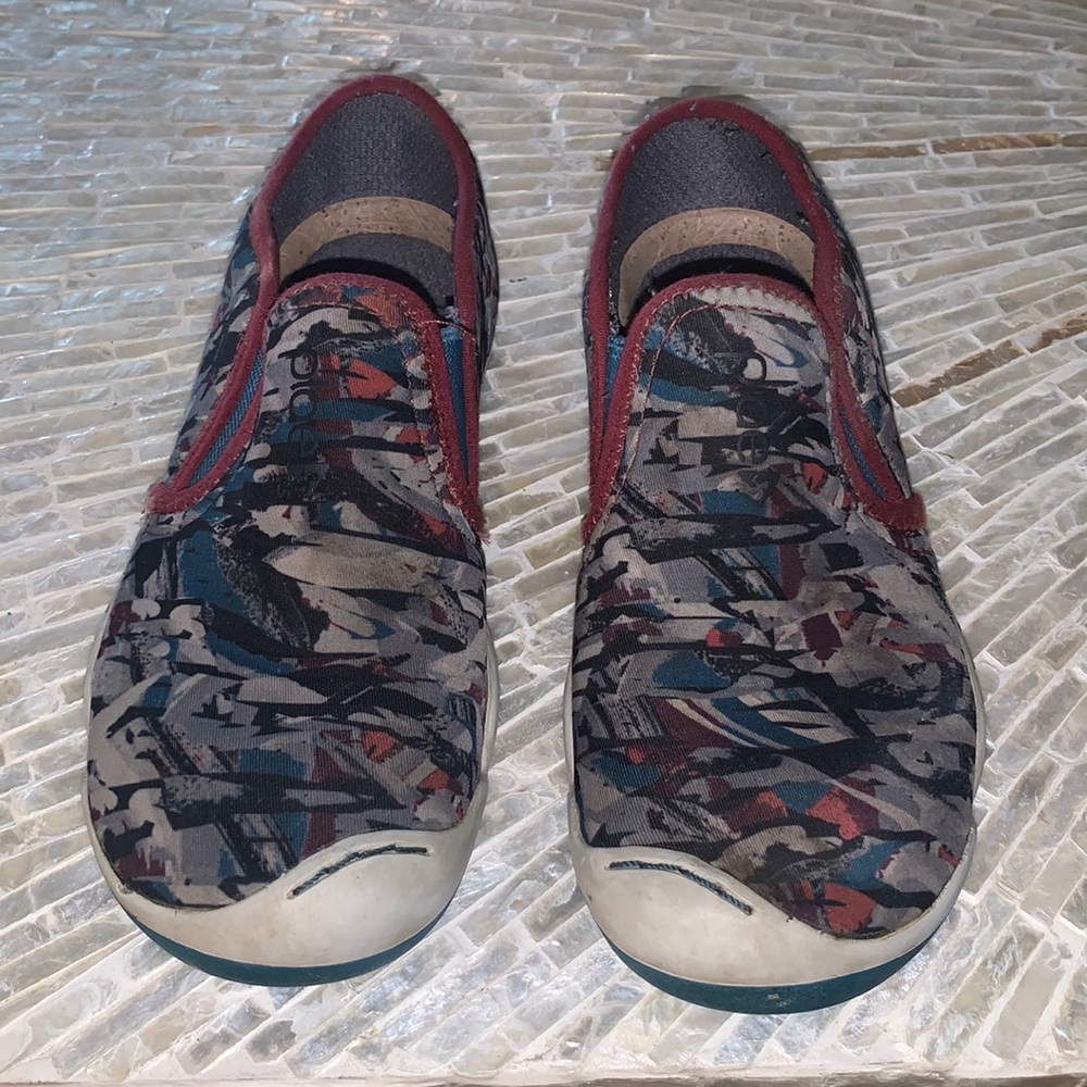 PLAE boys shoes size 1.5